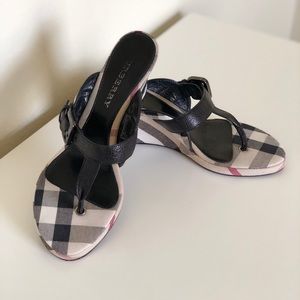 Authentic Burberry leather buckle wedges